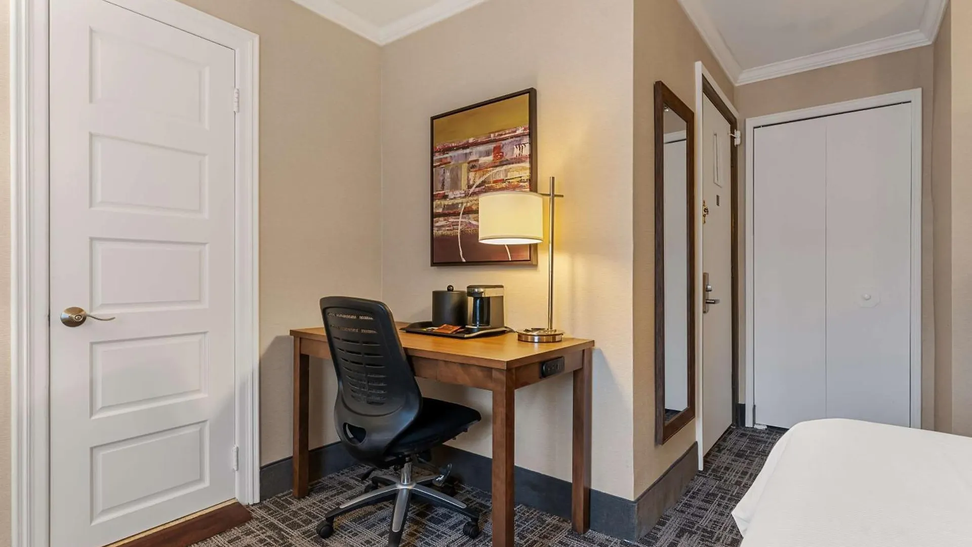 Best Western Ville-Marie Hotel & Suites Montreal