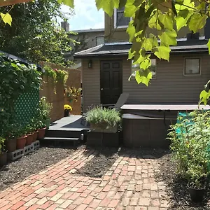 Love-nest With Private Hot Tub Canada