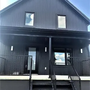 Clifton Hill Luxury Canada