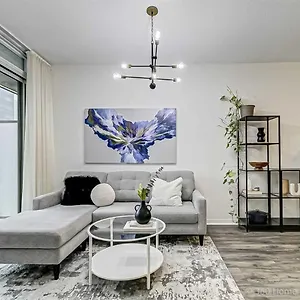 Prime Location - Stunning 2-bdrm , Toronto Canada