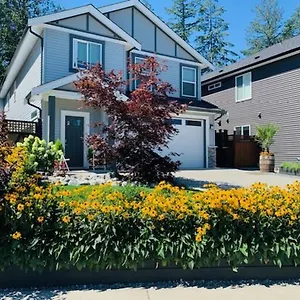A Cozy Family Get Away In South , Nanaimo Canada