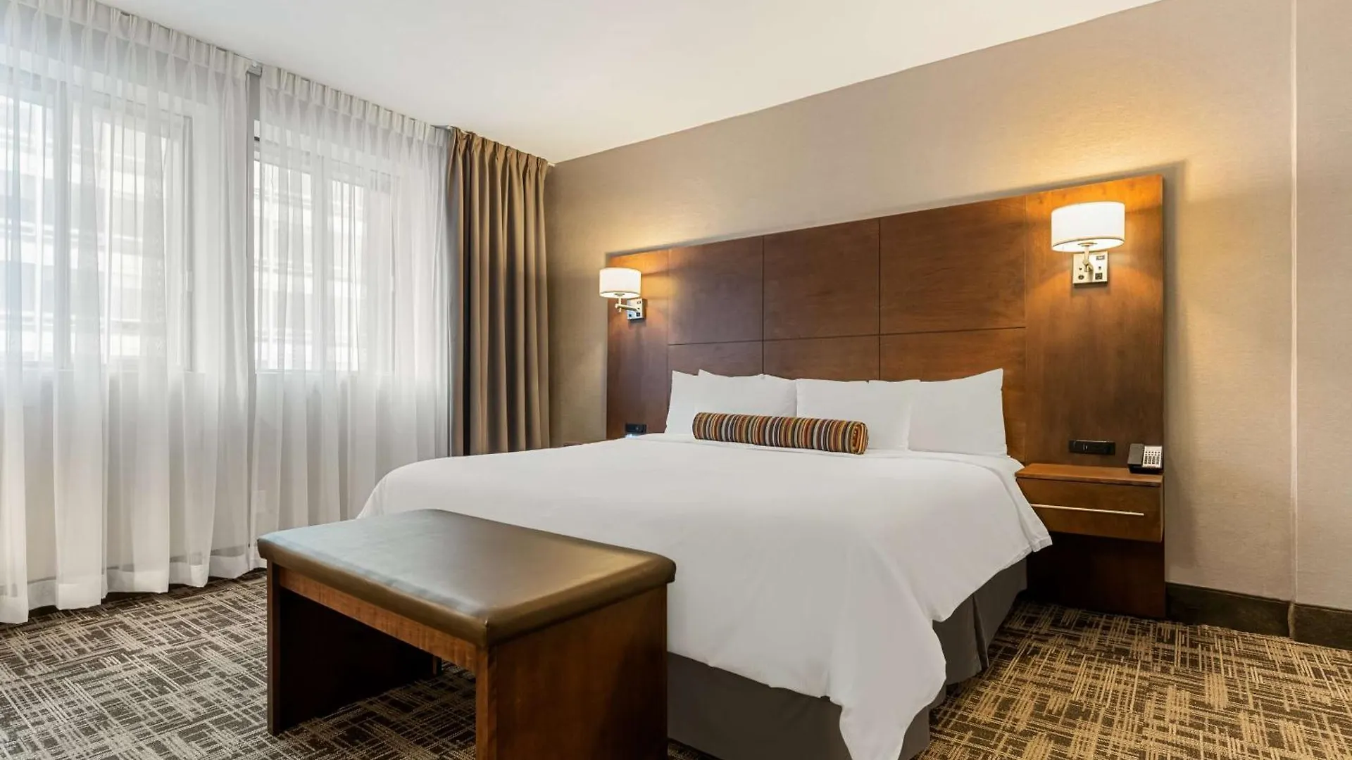 Best Western Ville-Marie Hotel & Suites Montreal 4*,