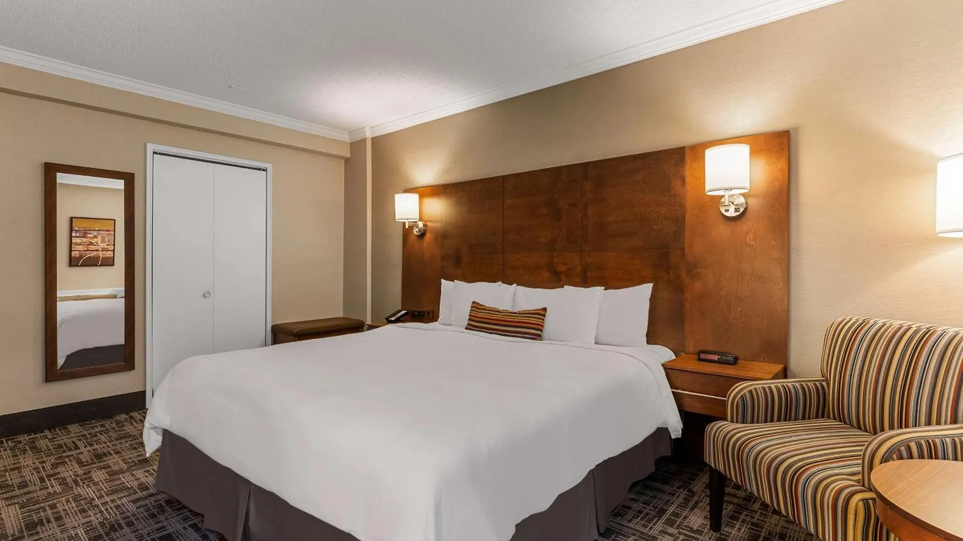 Best Western Ville-Marie Hotel & Suites Montreal 4*,  Canada